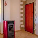 Apartament House Via Monserrato
